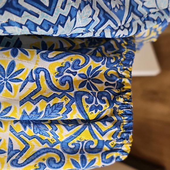 Top - Picture 6 of 16